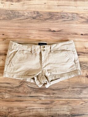 American Eagle Outfitters Women's Low Rise Tan Khaki Twill Shorts